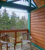 Huoneisto, useita sänkyjä, parveke, vuoristonäköala (2 Br: Camp 4 #24) | Näkymä huoneesta