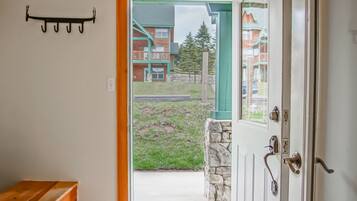 Condo, Multiple Beds, Balcony, Mountain View (2 Br: Camp 4 #24) | Interior