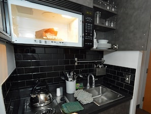 Apartment, 1 King Bed with Sofa bed, Pool Access (1 Br Junior Studio: Expedition Statio) | Private kitchen - Expedition Station 308-1 Bedroom Studio in Village (Snowshoe)