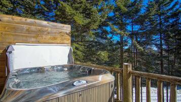 Bathtub spa outdoor