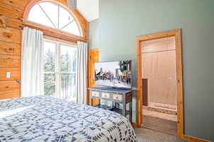 Casa, várias camas, banheira de imersão, vista para a montanha (5 Br: Loggers Run 6) | 5 quartos, individualmente decorados, individualmente mobiliados
