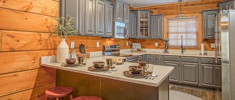 Maison, plusieurs lits, bain à remous, vue montagne (5 Br: Loggers Run 6) | Cuisine privée