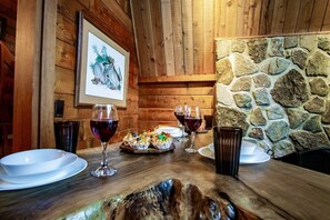 Huis, meerdere bedden, hot tub, uitzicht op bergen (6 Br: North Westridge Rd. 111) | 6 slaapkamers, individueel gedecoreerd, individueel gemeubileerd