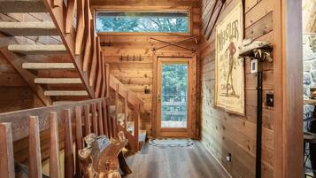 House, Multiple Beds, Hot Tub, Mountain View (6 Br: North Westridge Rd. 111) | Interior