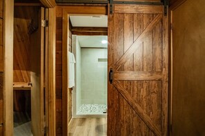 House, Multiple Beds, Hot Tub, Mountain View (6 Br: North Westridge Rd. 111) | Bathroom | Towels - Luxury Fall Escape North Westridge 111, 6BR (Snowshoe)