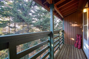 Appart'hôtel, plusieurs lits, balcon, vue montagne (1 Br Studio Loft: Mountain Crest 35) | Vue de la chambre