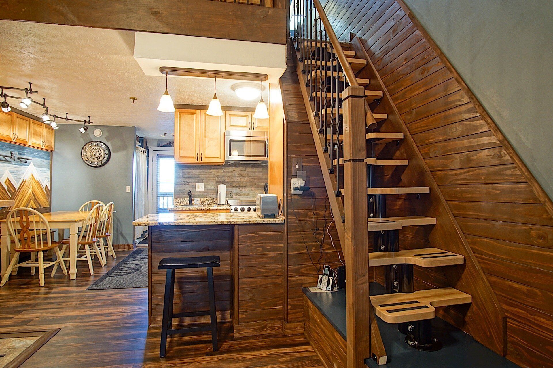 المنشأة من الداخل