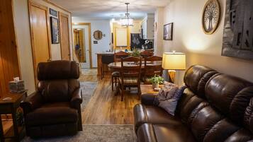 Condo, Multiple Beds, Balcony, Mountain View (2 Br: Powderidge 34) | Living area