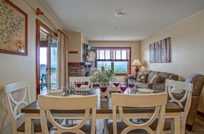 Condo, várias camas, acesso à piscina, vista para a montanha (2 Br: Rimfire 151-152) | 2 quartos, individualmente decorados, individualmente mobiliados