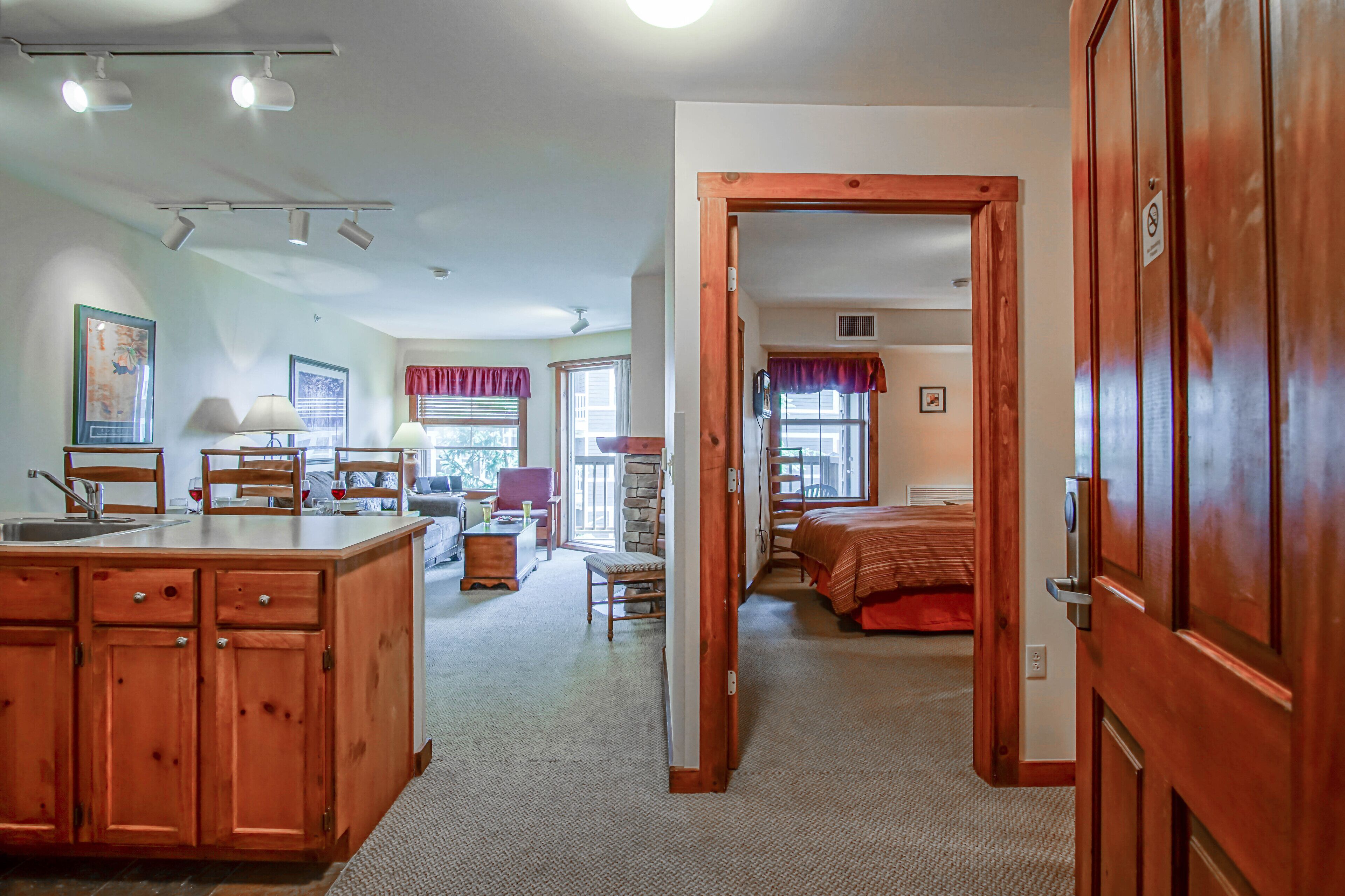 1 bedroom, individually decorated, individually furnished, bed sheets
