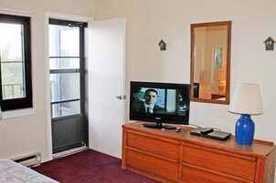 Lakás, 1 king (extra méretű) franciaágy és egy kinyitható kanapé (1 Br: Silver Creek 5115) | 1 hálószoba, egyedi dekoráció, egyedi berendezés és ágynemű