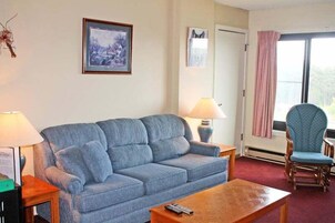 Condo, 1 King Bed with Sofa bed, Pool Access, Mountain View (1 Br: Silver Creek 5115) | Living area