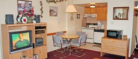 Lakás, 1 king (extra méretű) franciaágy és egy kinyitható kanapé (1 Br: Silver Creek 5115) | Belső rész