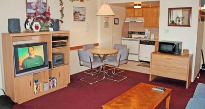 Silver Creek 5115: Cozy 1 BR Condo, Indoor Pool Jacuzzi, Slope Side