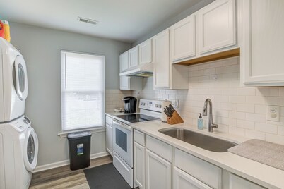 6 Mins Walk to Transfer Co Food Hall/Downtown #A