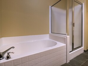 Lejlighed - flere senge - boblebad - bjergudsigt (2 Br: Soaring Eagle 406) | Badeværelse | Håndklæder