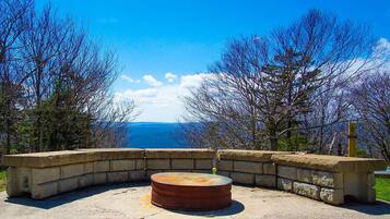 Condo, Multiple Beds, Fireplace, Mountain View (3 Br: Summit 304 C) | Outdoor spa tub