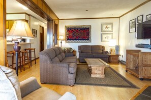 Condo, Multiple Beds, Fireplace, Mountain View (3 Br: Summit 304 C) | Living area - Summit 304c, Snow White Summit 3 Br Walk to Slopes & Village (Snowshoe)