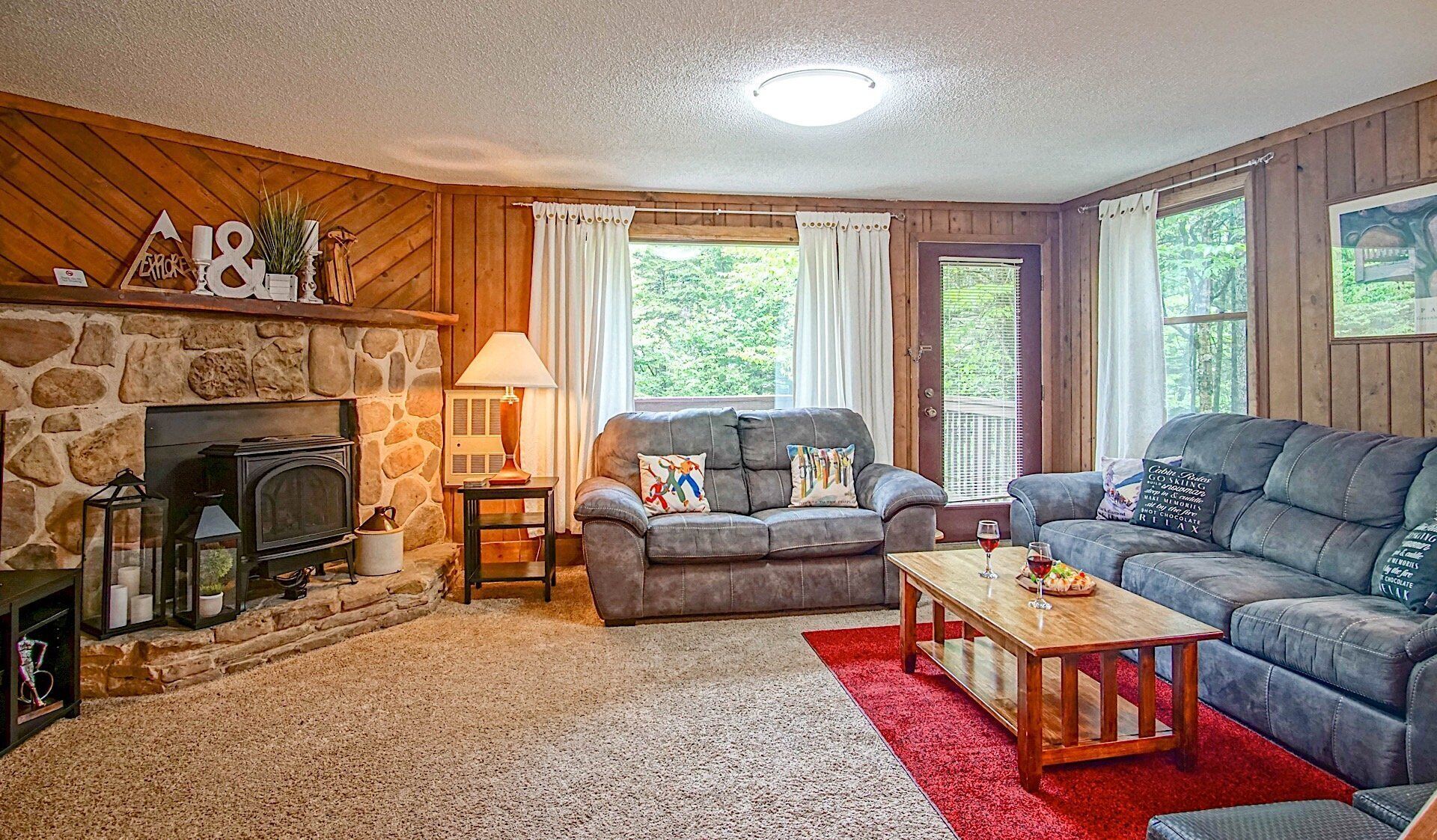 Condo, varias camas, acceso a la alberca, vista a la montaña (3 Br: TreeTop 27) | Área de sala de estar