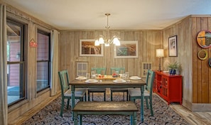 3 habitaciones, decoración personalizada y muebles diferentes