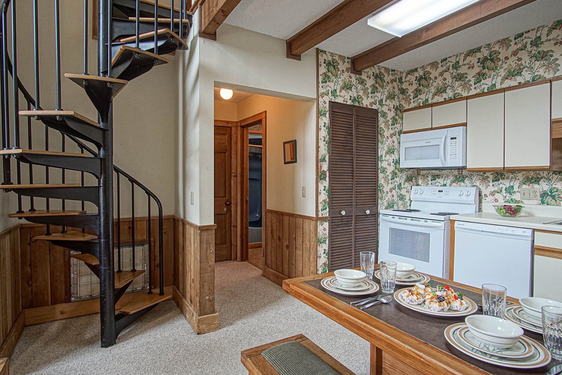 コンドミニアム ベッド (複数台) プールアクセス マウンテンビュー (1 Br Plus Loft: Whistlepunk 40) | 専用キッチン