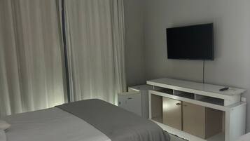 Deluxe Double or Twin Room, Lanai, City View