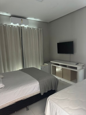 Deluxe Double or Twin Room, Lanai, City View
