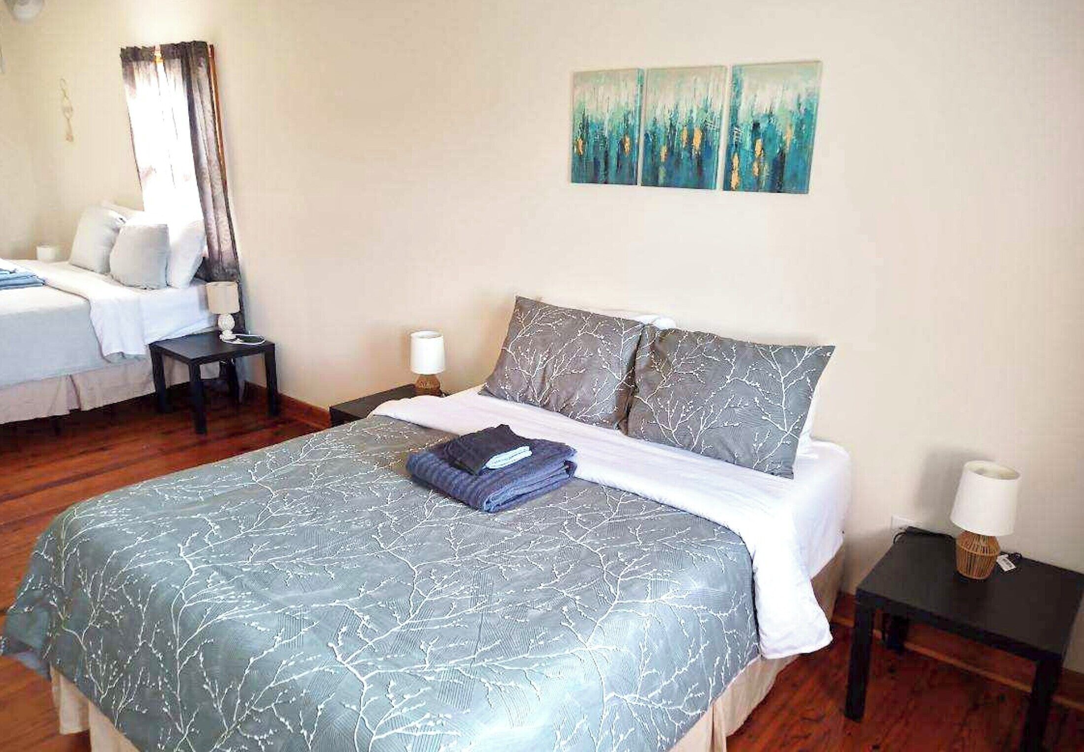 Bureau, Wi-Fi, draps fournis