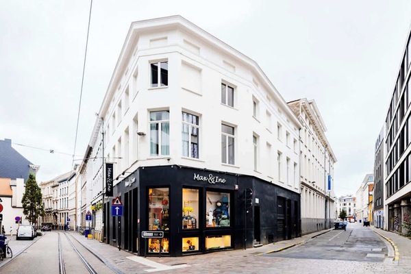 A fully renovated building that seamlessly combines contemporary comfort with modern charm.