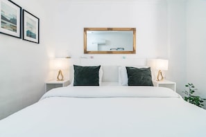 Interior - Sat2 - Modern 2 Bedroom Apartment With Ocean View (Marbella)