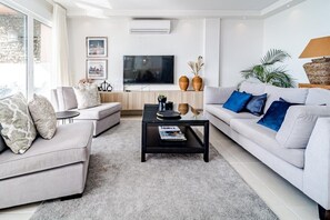 Apartment (3 Bedrooms) | Interior - CP - Modern Beachside Apartment in Estepona (Estepona)