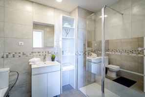 Apartment (1 Bedroom) | Interior - LL- 1 Bedroom apt Close to Laguna Village Estepona (Estepona)