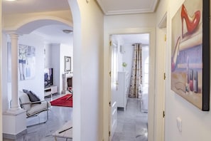 Apartment (2 Bedrooms) | Interior - Saa2- Comfortable Apartment Puerto Banus (Marbella)