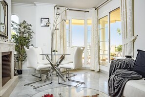 Apartment (2 Bedrooms) | Interior - Saa2- Comfortable Apartment Puerto Banus (Marbella)