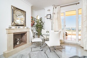 Apartment (2 Bedrooms) | Interior - Saa2- Comfortable Apartment Puerto Banus (Marbella)