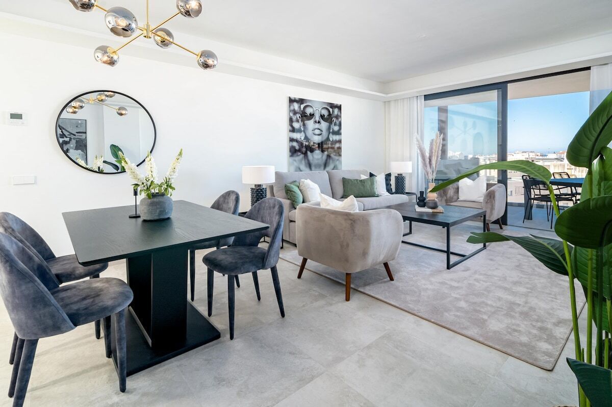 Apartment (3 Bedrooms) | Front of property