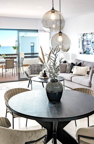 Dja- Modern 2 Bedroom Apartment Close to Beach