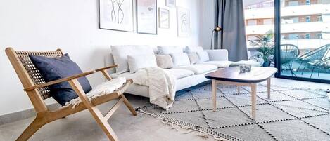 Apartment (3 Bedrooms) | Front of property