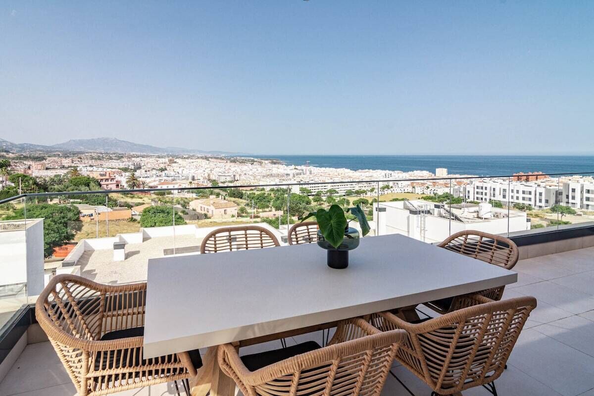 Apartment (2 Bedrooms) | Front of property