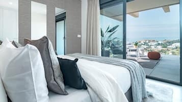 Apartment (2 Bedrooms) | Front of property