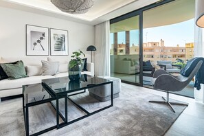 Apartment (3 Bedrooms) | Interior - Inf3.3k- Stunning City Apartment Close to Beaches (Estepona)