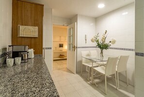 Interior - Ade10 - Casa Adelfas Ii by Roomservices (Marbella)