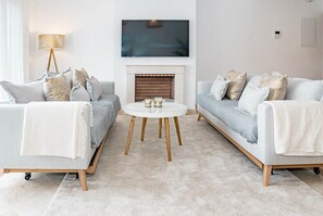 Interior - Pa18- Stunning Flat, Gym, Indoor and Outdoor Pool (Benahavis)