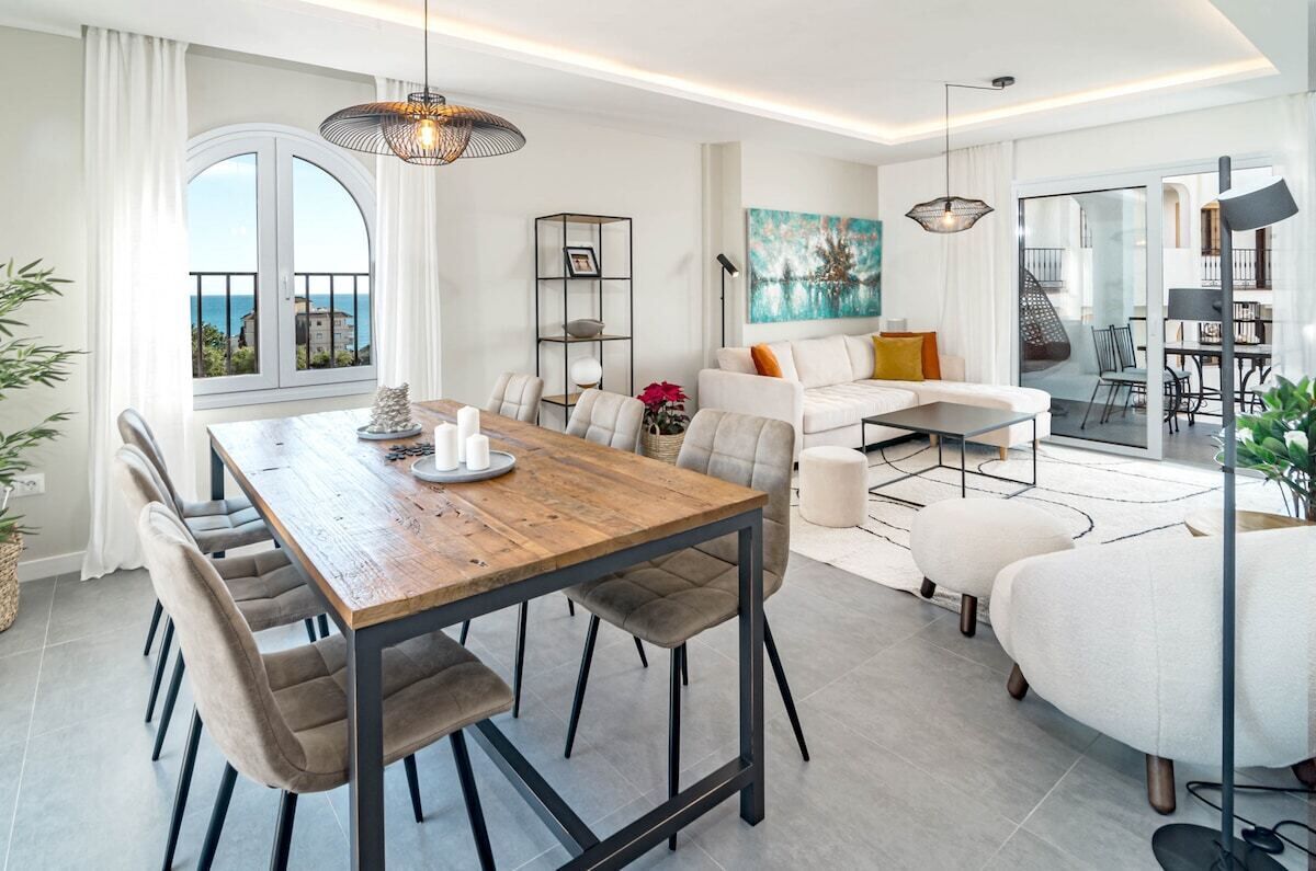 Apartment (3 Bedrooms) | Front of property