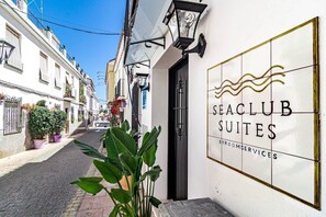 Front of property - A5- Seaclub Suites by Roomservices (Estepona)