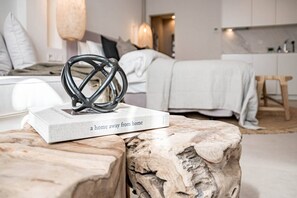 Room - A6- Seaclub Suites by Roomservices (Estepona)