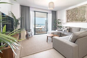 Front of property - Lme101a- Lovley Apartment With Stunning Views (Estepona)