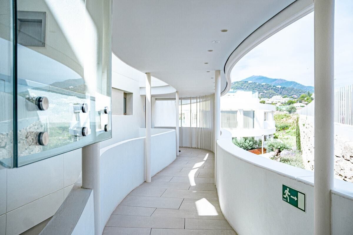 المنشأة من الداخل