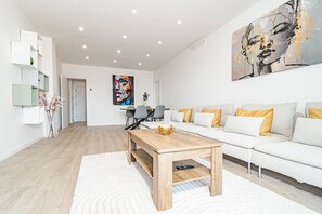 TV - Jg5.4a- Modern Apartment With Nice Views (Marbella)