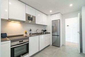 Fridge, microwave, oven, dishwasher - Jg5.4a- Modern Apartment With Nice Views (Marbella)